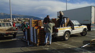 Πορτοκάλια στους μαθητές και τους ωφελούμενους του προγράμματος επισιτιστικής βοήθειας  του Δήμου Ζίτσας