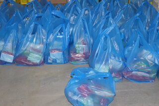   Διανομή  πακέτων διατροφής από το  Δήμο  Ζίτσας για τις γιορτές του Πάσχα 